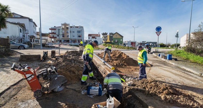 (Português) Intervenção na rede de águas beneficia infraestrutura urbana em Tábua