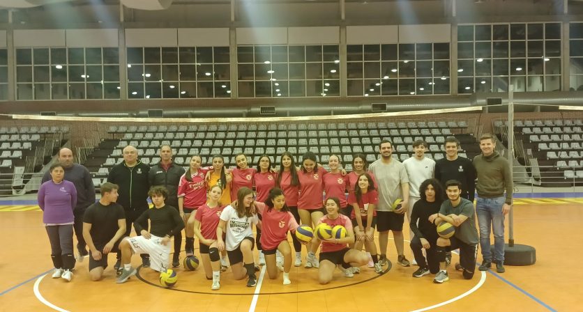 (Português) Estágio Gira Volei 24H promove formação e interação desportiva em Tábua