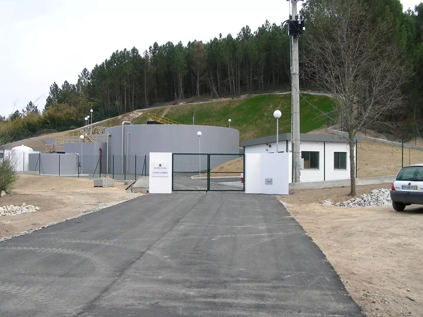 Entrada de uma estação de tratamento de águas residuais