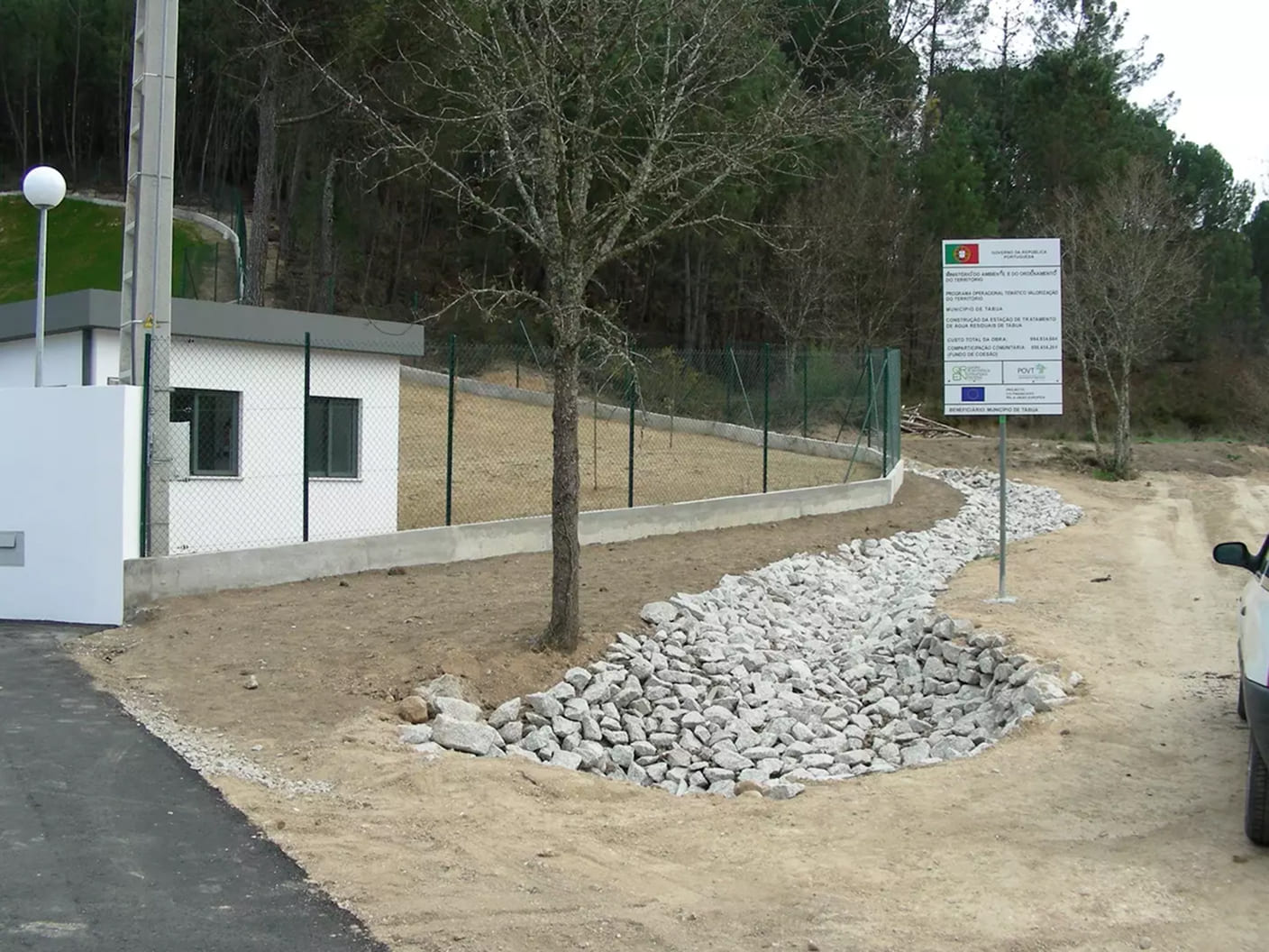 Edifício de apoio de uma estação de tratamento de águas residuais