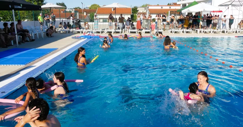 Atividade aquática nas Piscinas Municipais